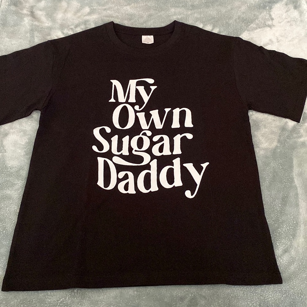 Black T-shirt "My Own Sugar Daddy"